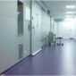 Wysokiej jakości wykładzina PCV w korytarzu szpitalnym