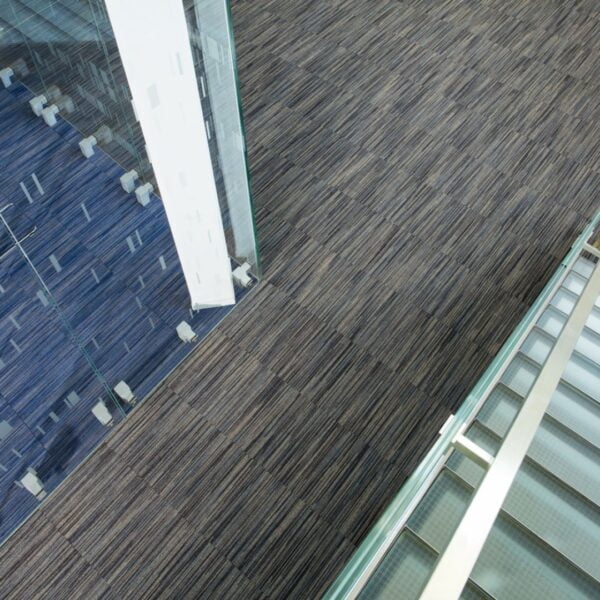 Płytki dywanowe Baltic - aranżacja w nowoczesnym biurze