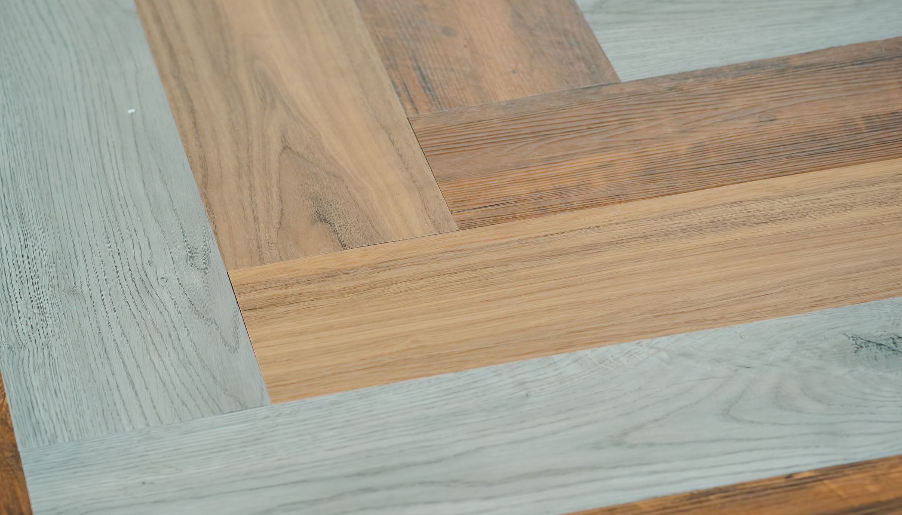 Porównanie paneli LVT i SPC